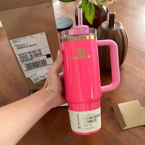 New 30oz pink parade stanley quencher limited edition